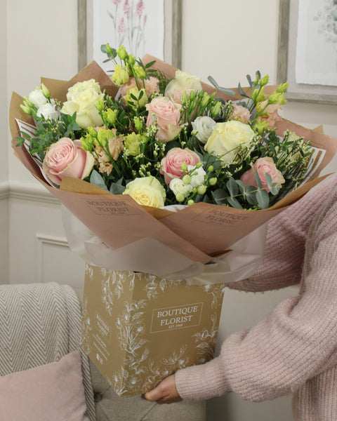 The 'Dreamy Winter Rose' Box Bouquet